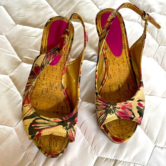 Ana flowered print wedges size 6.5 - Picture 1 of 7